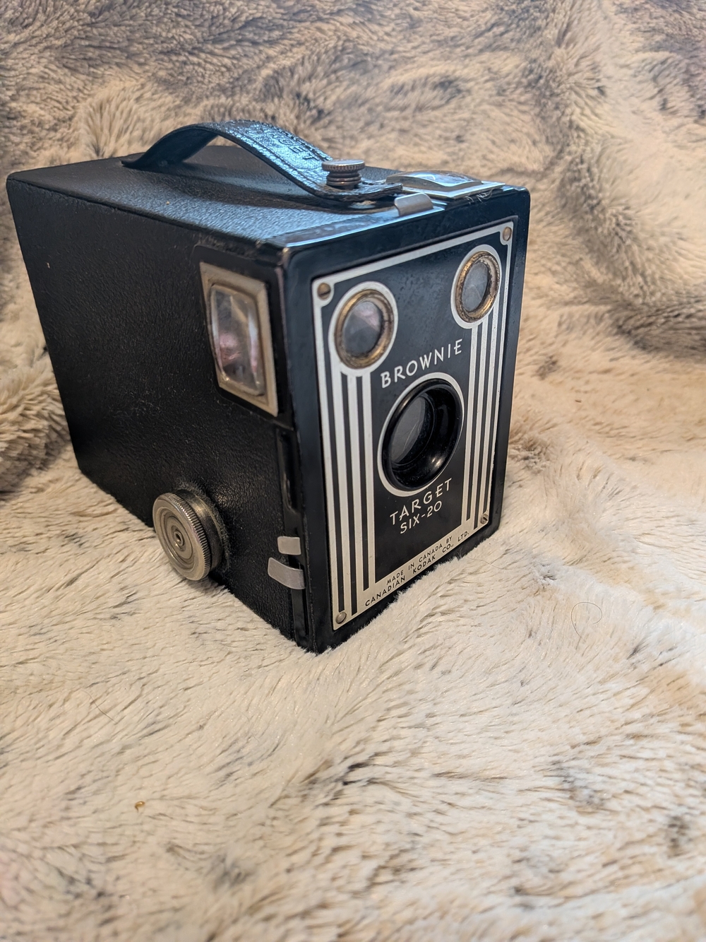 Brownie Target Six-20 Black Box Camera - Classic Vintage